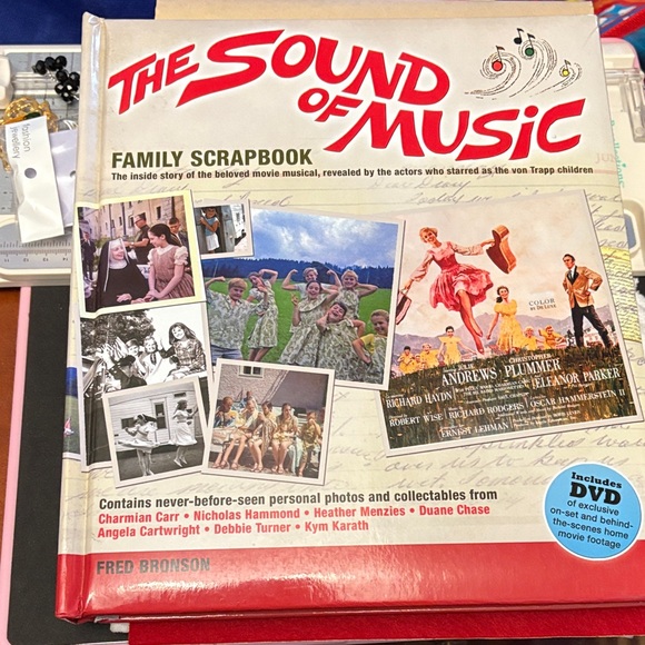 The Sound Of Music Family Scapbook Other - The Sound of Music Family Scrapbook - 2011  By Fred Bronson (SEVENOAKS)